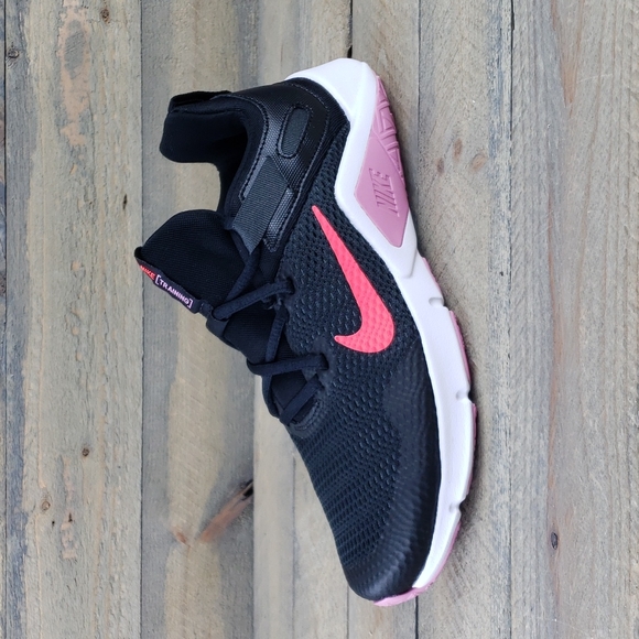 Nike Women's Legend Essential Training Running Shoes NEW - Picture 2 of 8